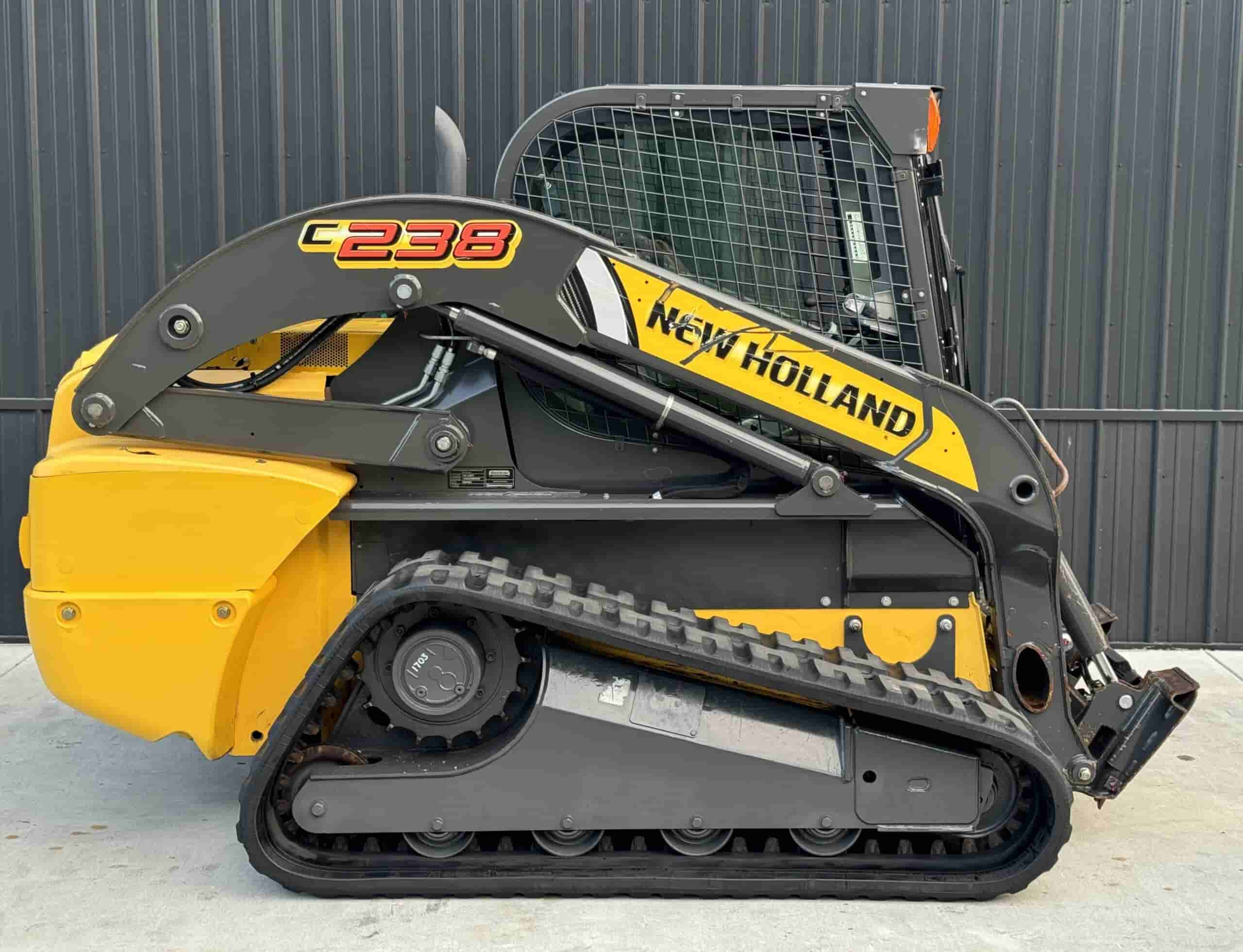 2015 NEW HOLLAND C238
